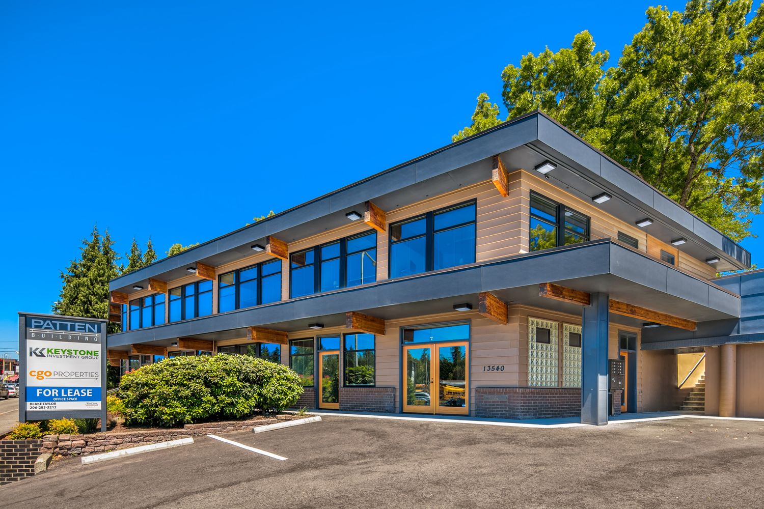 13540 Lake City Way NE, Seattle, WA 98125